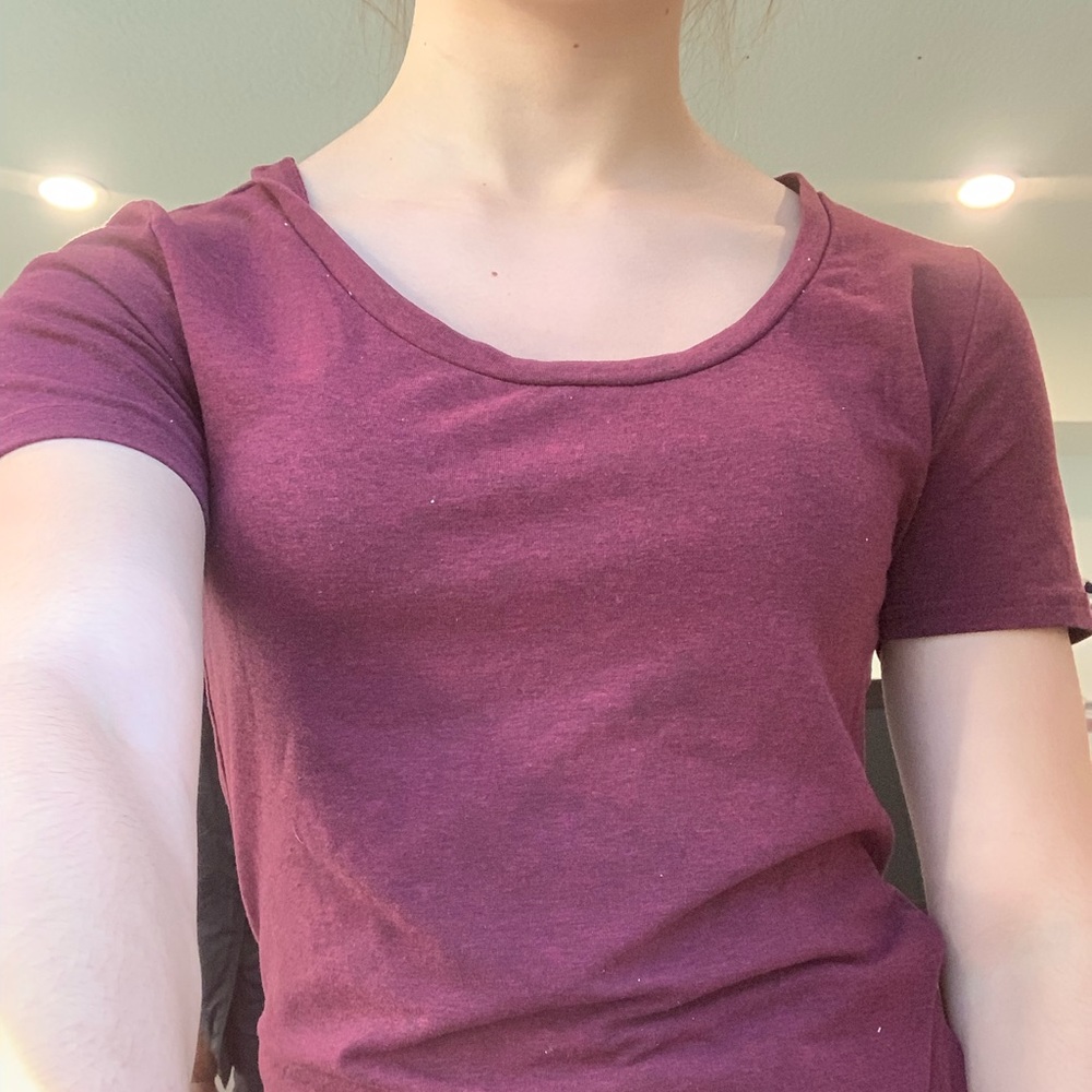 Maroon tee shirt